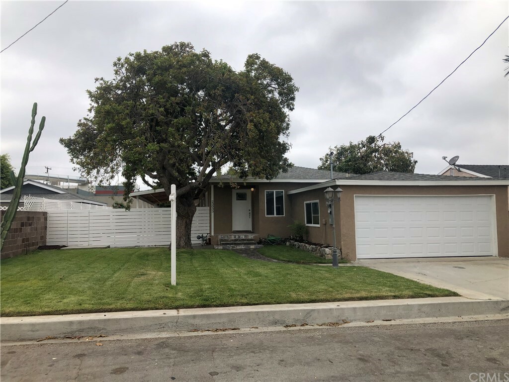 Property Photo:  23033 Alexandria Avenue  CA 90502 