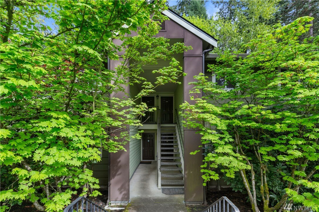 Property Photo:  10022 NE 127th Place C-214  WA 98034 