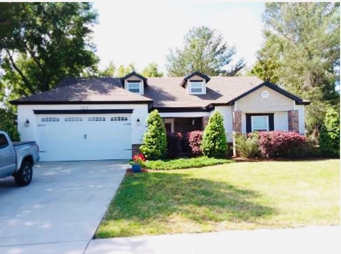 Property Photo: 752 Mystic Oaks Lane FL 32724