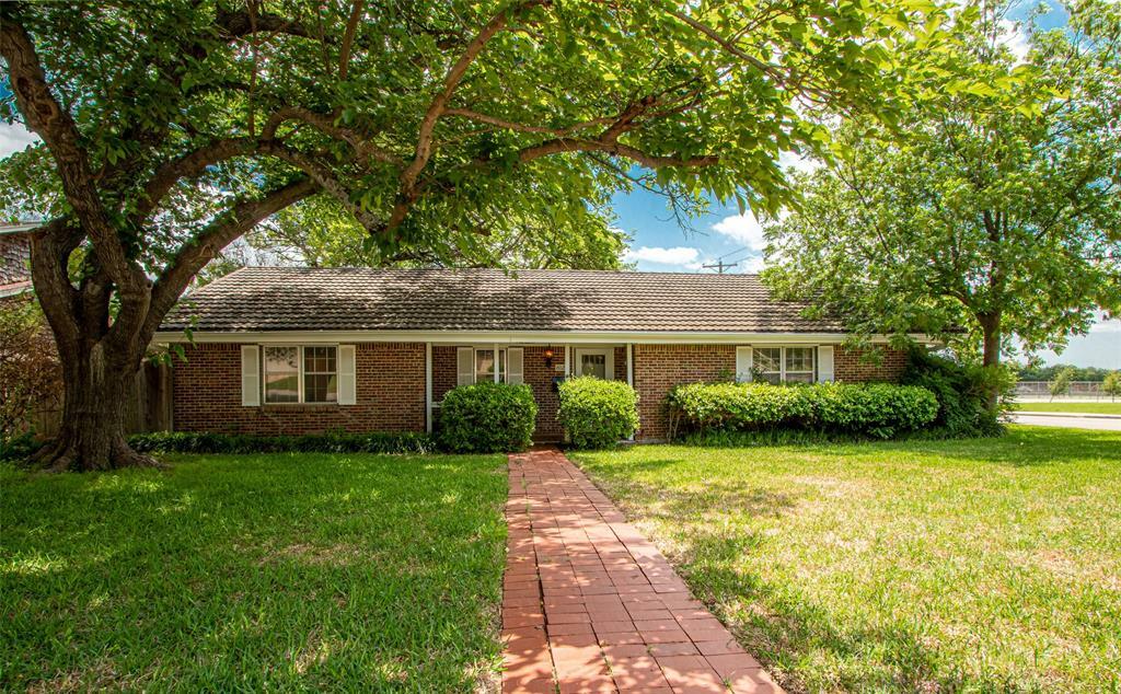 Property Photo:  8025 Lifford Street  TX 76116 