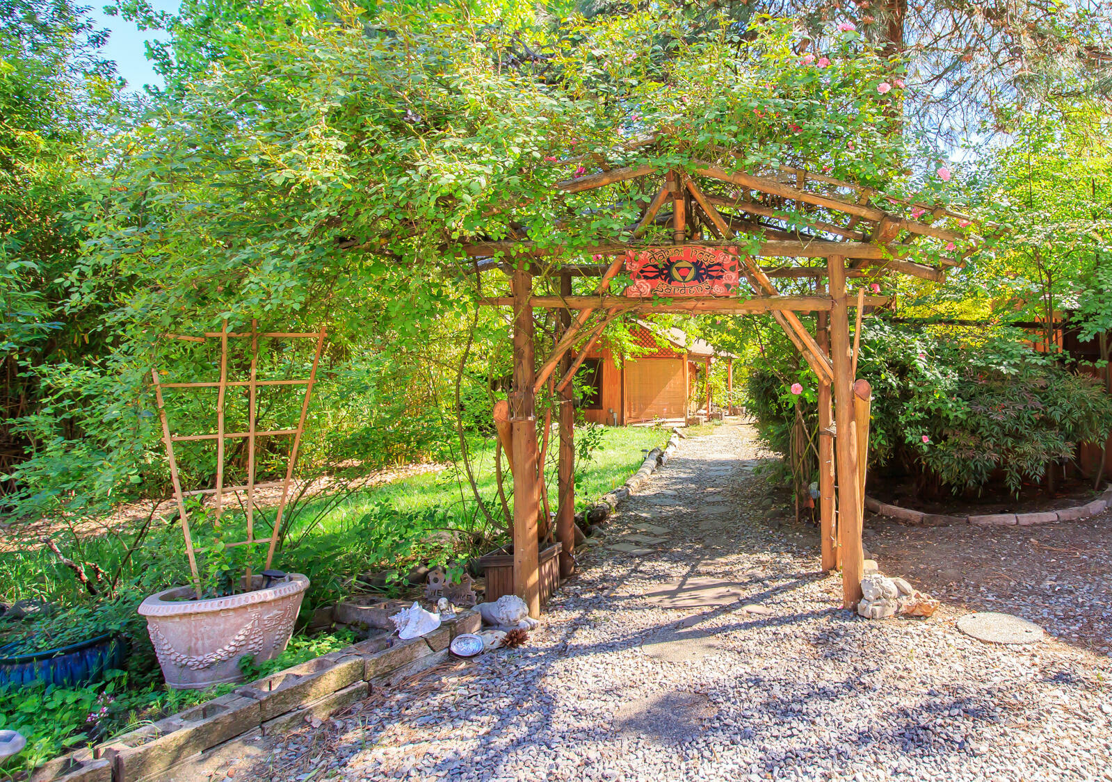 Property Photo: 119 Madison Street OR 97540