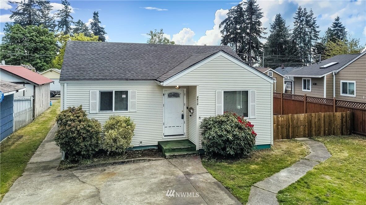 Property Photo: 4610 S American Lake Boulevard WA 98409
