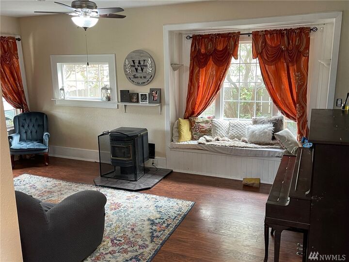 Property Photo: 17 Birch St N WA 98841