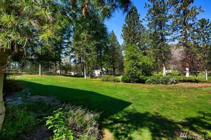 Property Photo: 11 Ponderosa Dr WA 98855