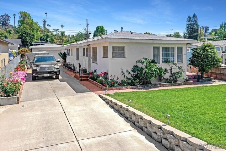 Property Photo: 935 E. 3rd Ave. CA 92025