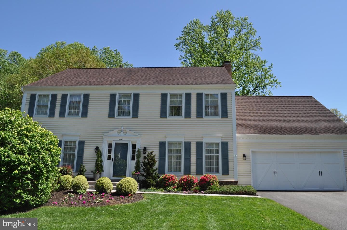 Property Photo: 4661 Braddock Green Court VA 22032