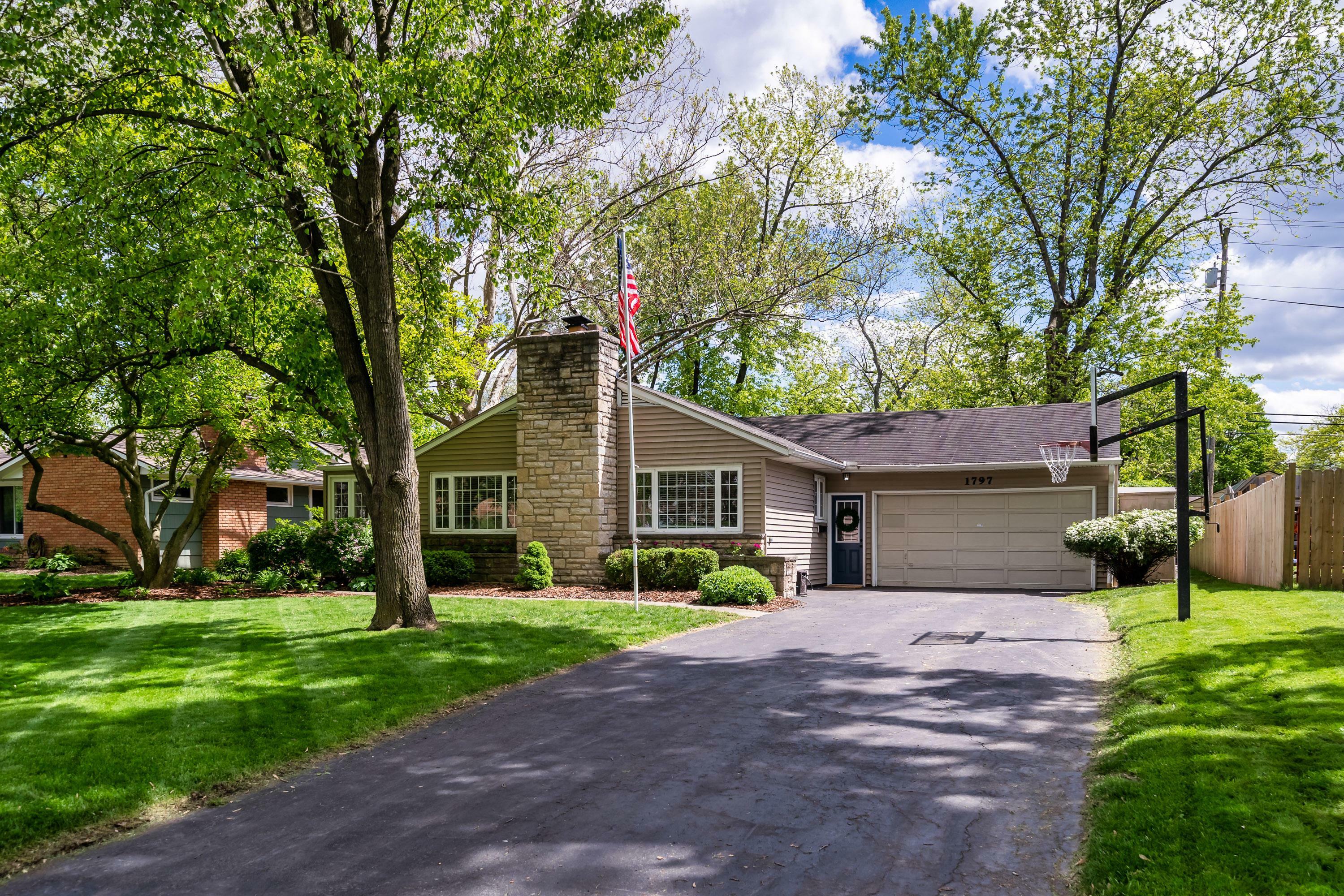 Property Photo: 1797 Inchcliff Road OH 43221
