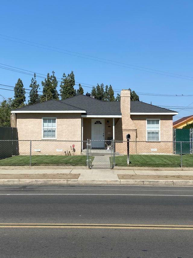 741 S Hazelwood Boulevard  Fresno CA 93721 photo