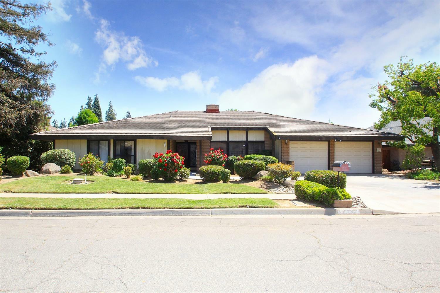 Property Photo:  6736 N Selland Avenue  CA 93711 