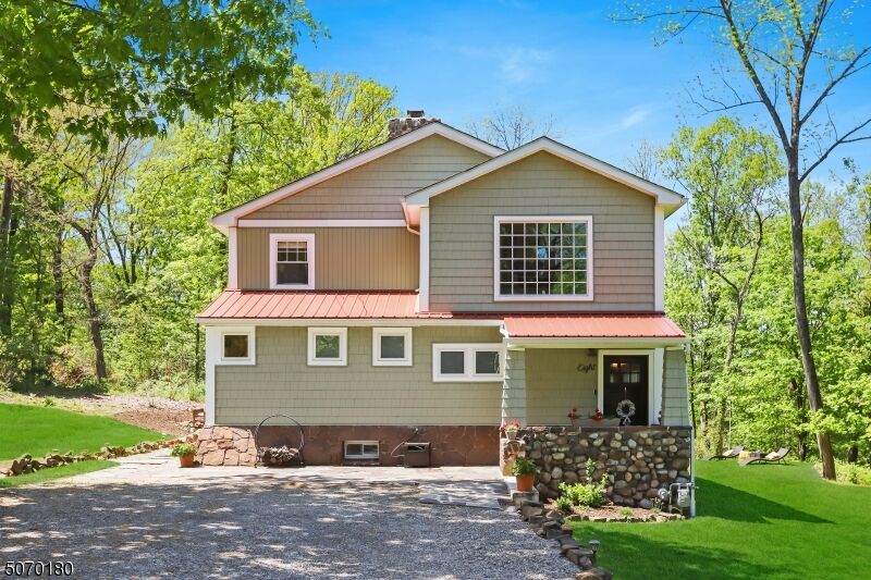 Property Photo:  8 Bonnie Ln  NJ 07082 