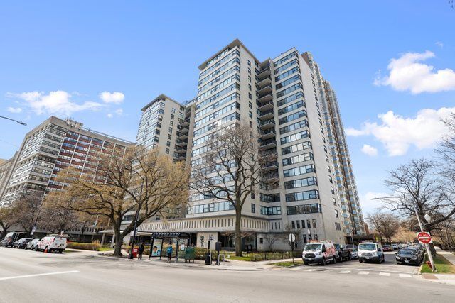 Property Photo:  3440 N Lake Shore Drive 17E  IL 60657 