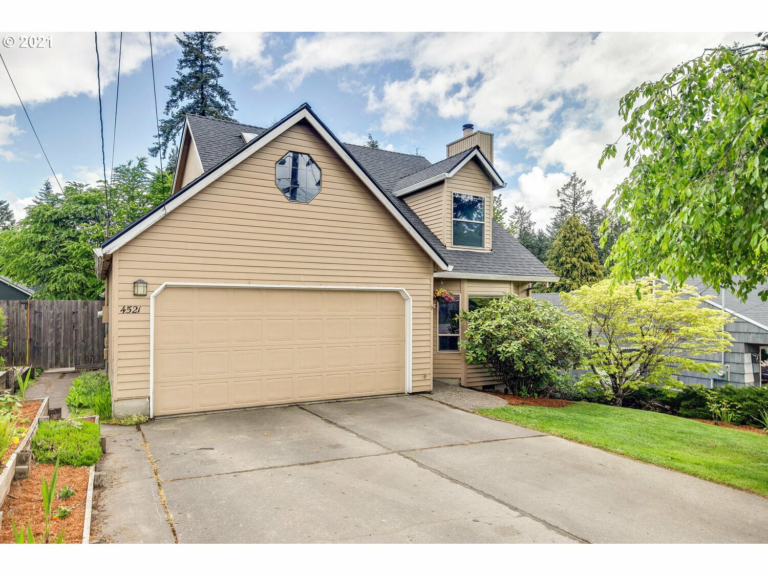 Property Photo: 4521 SW Brugger St OR 97219