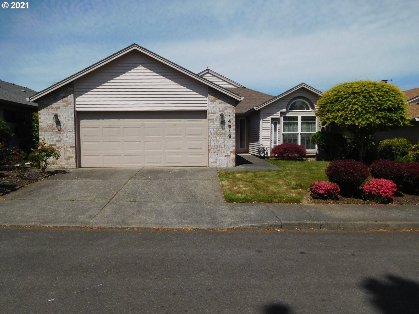 Property Photo:  14919 NE Newport St  OR 97230 