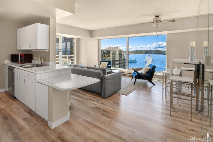 Property Photo:  1415 2nd Ave 1109  WA 98101 