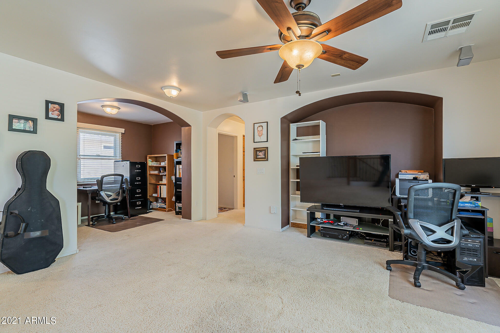 Property Photo:  877 S Huish Drive  AZ 85296 