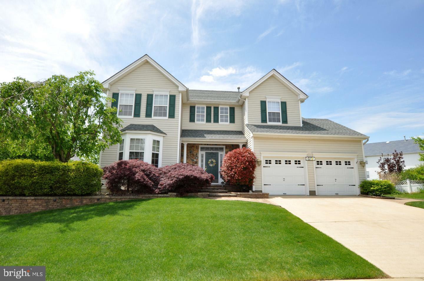 Property Photo:  8 Woodstone Lane  NJ 08016 