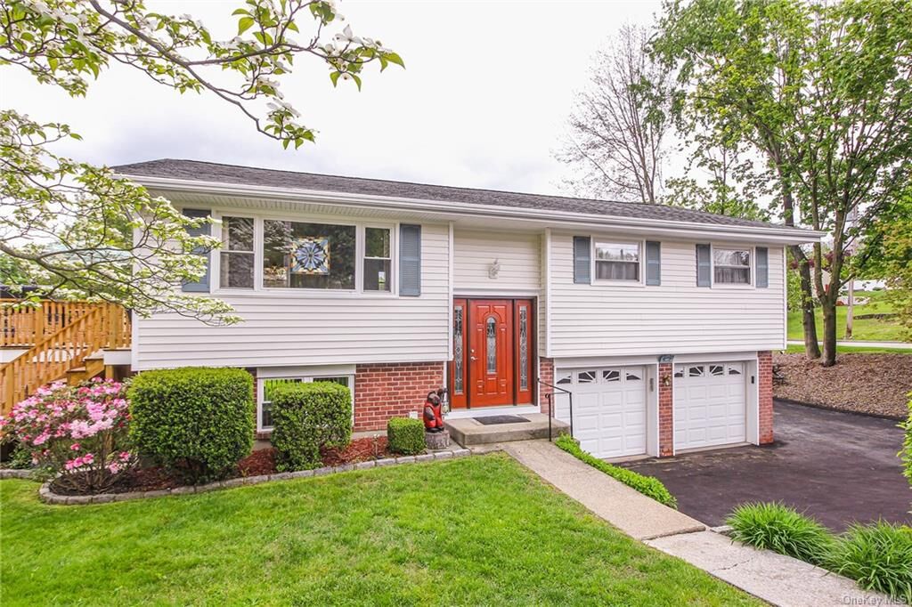 Property Photo:  143 Cole Court  NY 10511 