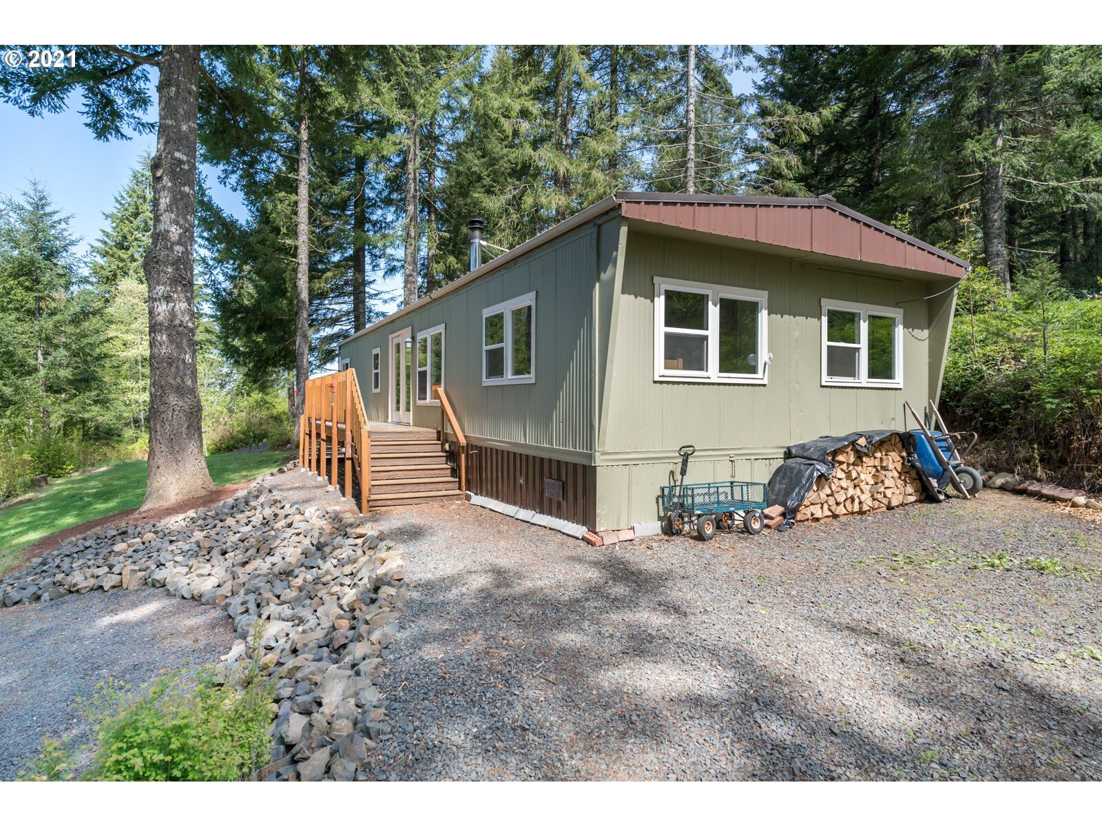 Property Photo: 21421 Bridge Creek Rd SE OR 97381