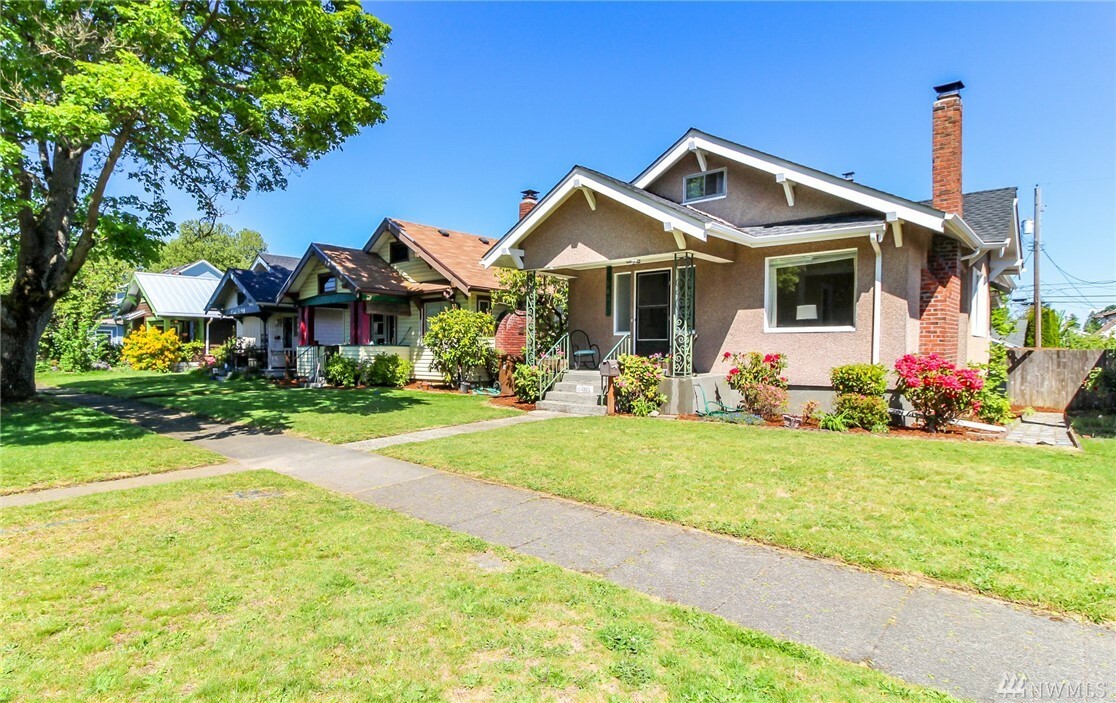 Property Photo: 3833 Fawcett Ave WA 98418