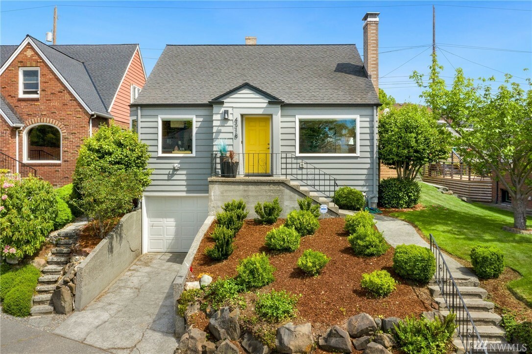 Property Photo:  4318 Powell Place S  WA 98108 