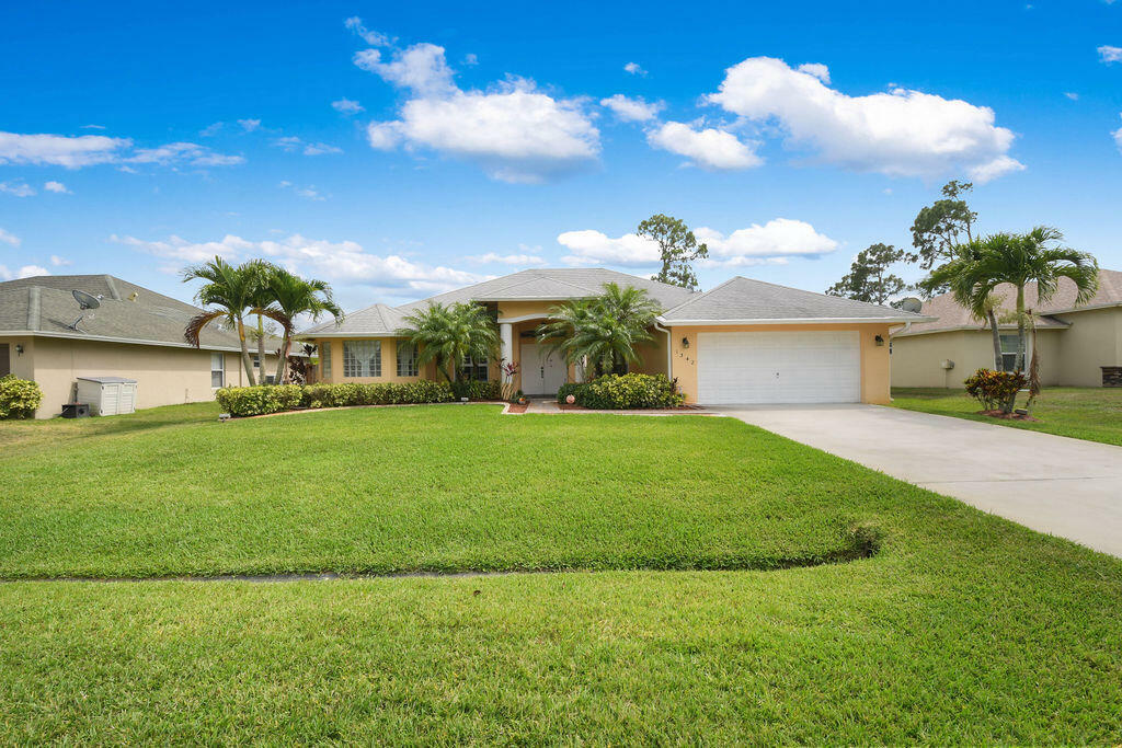 Property Photo:  1342 SW Oriole Lane  FL 34953 