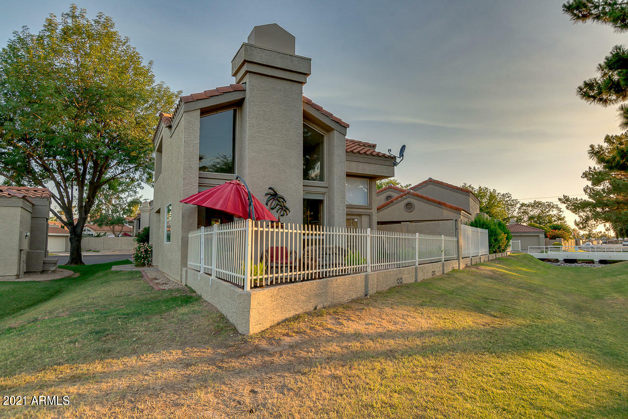 Property Photo:  4020 E Laurel Lane  AZ 85028 