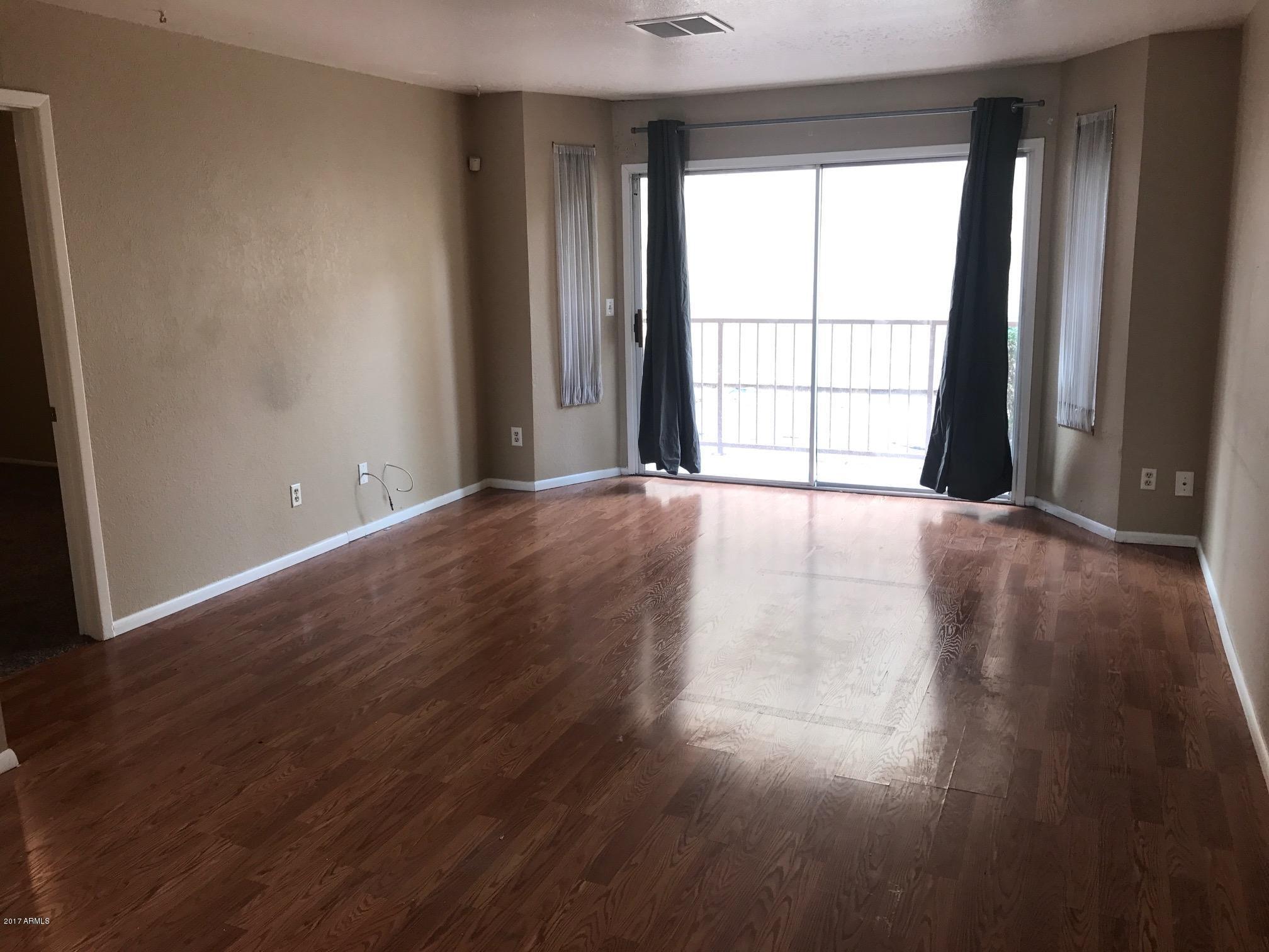 Property Photo: 653 W Guadalupe Road 1005 AZ 85210