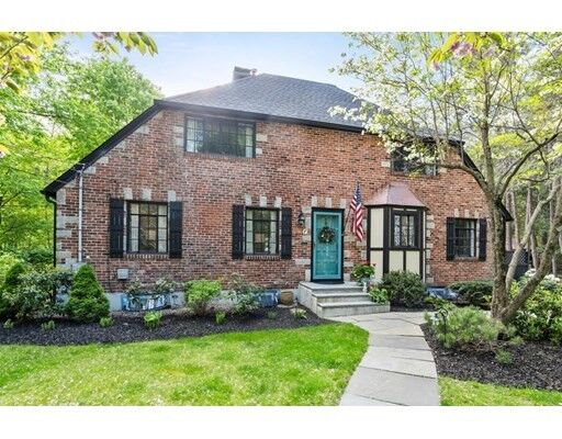 Property Photo:  7 Brook Hill Drive  MA 01609 