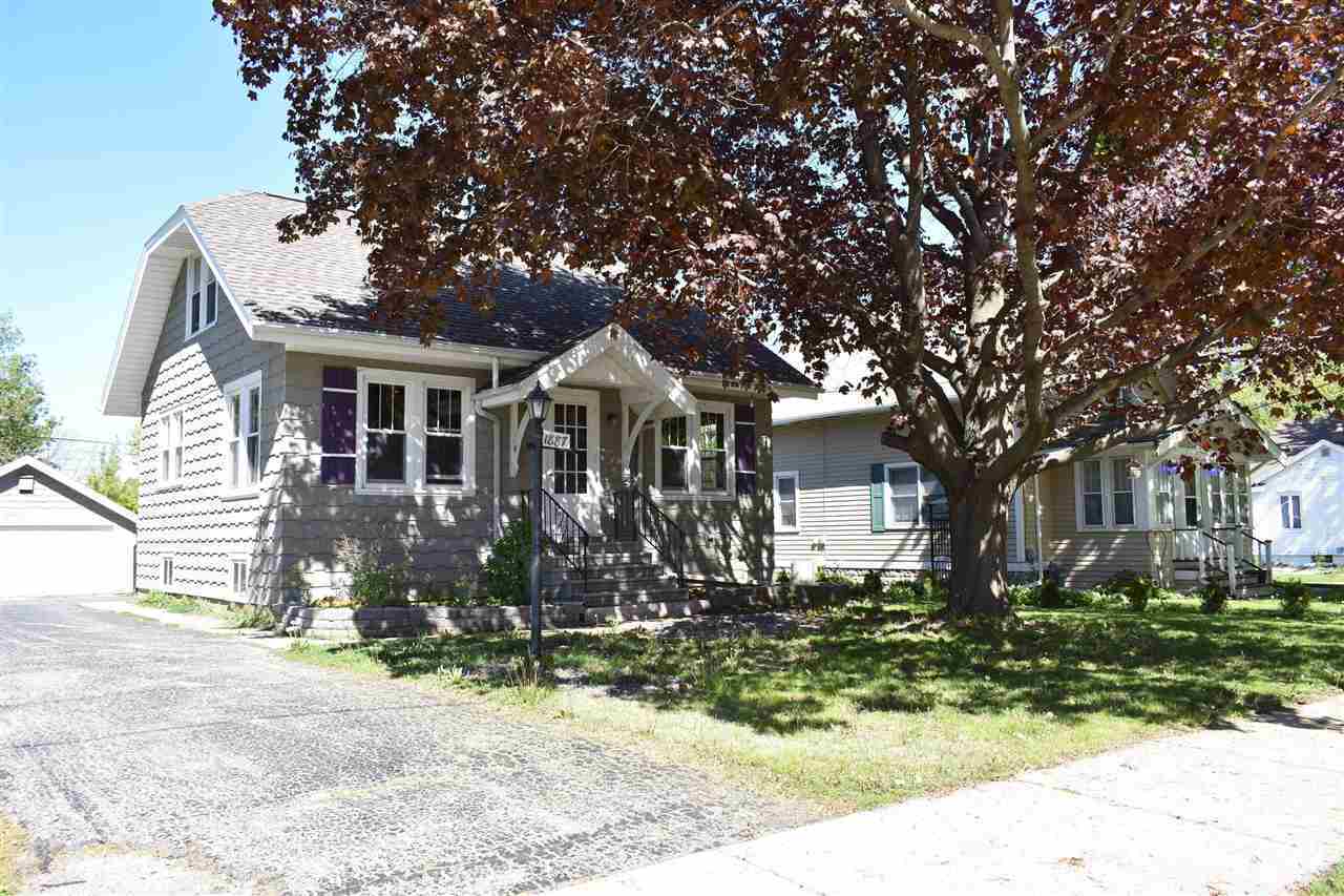 Property Photo:  1887 Vinland Street  WI 54901-2244 