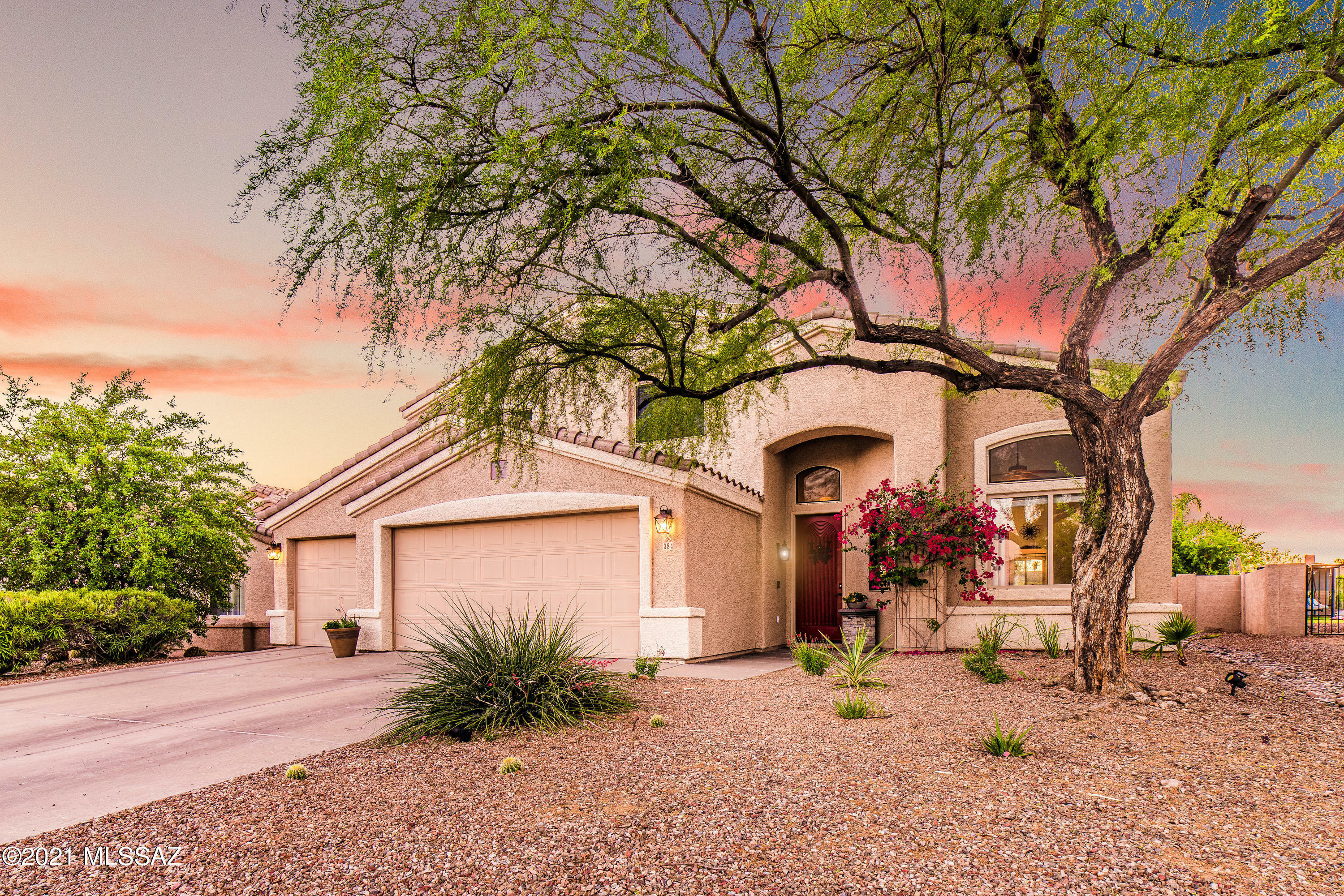 Property Photo:  384 W Sacaton Canyon Drive  AZ 85755 