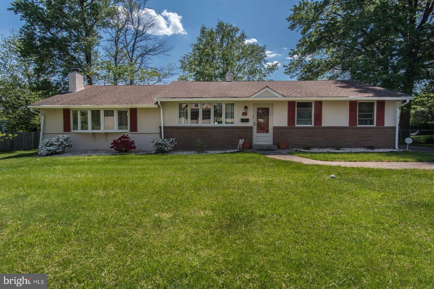 Property Photo:  31 Heights Lane  PA 19053 