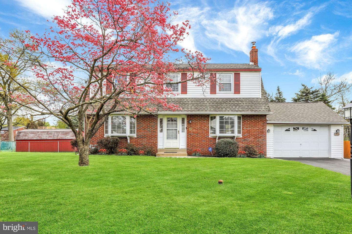 Property Photo:  307 Hampton Drive  PA 19053 