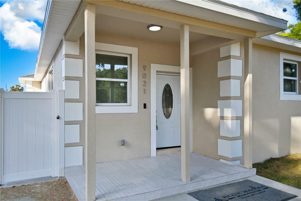 Property Photo:  9021 Riverview Drive  FL 33578 