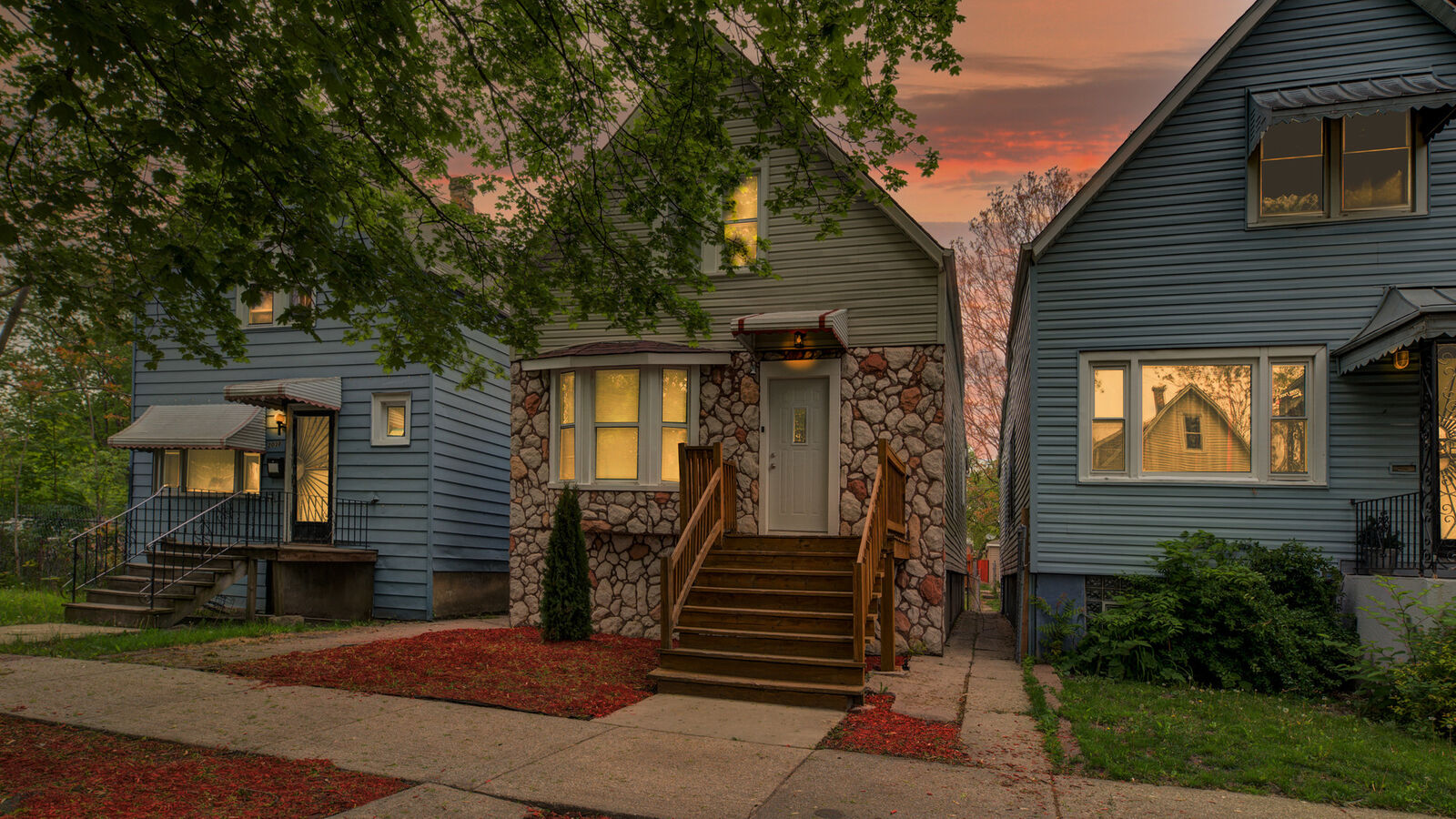 Property Photo:  2034 W 70th Street  IL 60636 