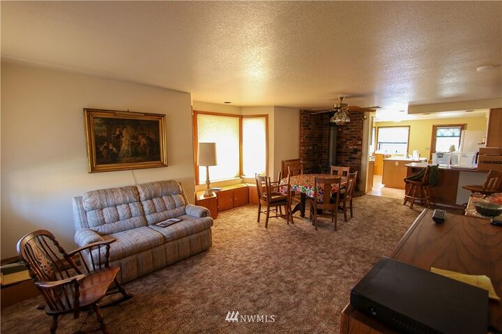 Property Photo:  312 W 10th Street  WA 98362 