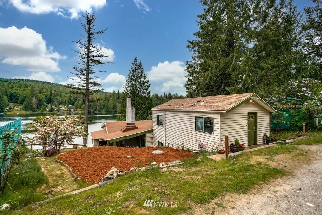 Property Photo:  27325 SE 306th Street  WA 98010 