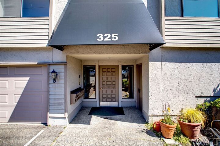 325 Walnut St 202  Edmonds WA 98020 photo