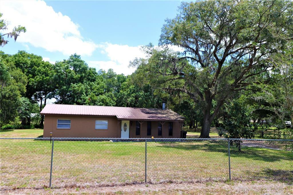 Property Photo:  4111 Water Oak Drive  FL 33810 