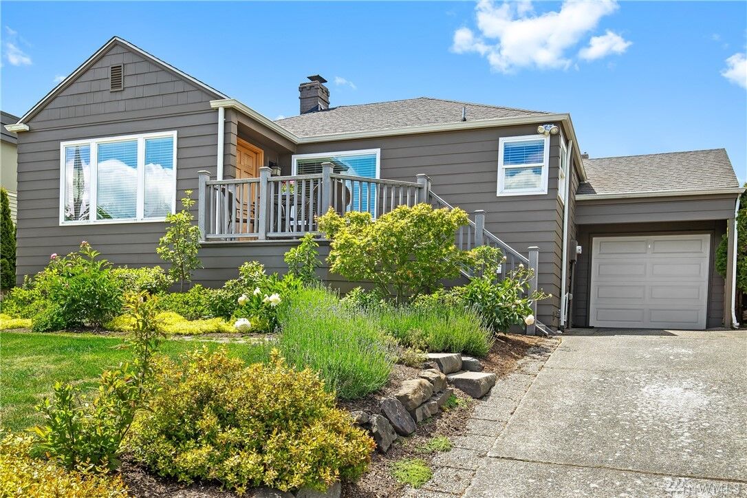 Property Photo:  6505 53rd Ave NE  WA 98115 