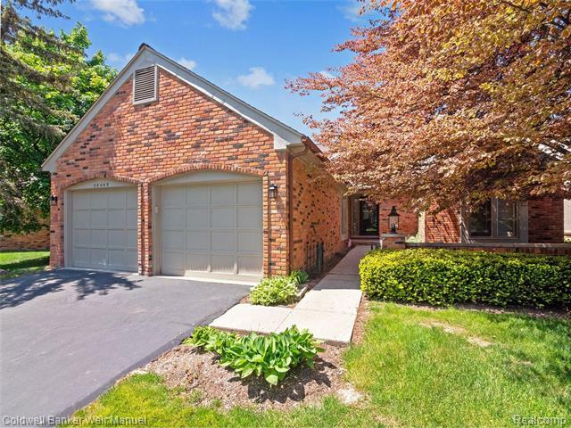 Property Photo: 30449 Ramblewood Club Dr MI 48331