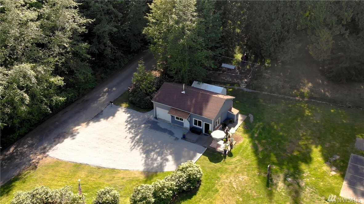 Property Photo:  2730 Newberg Rd  WA 98290 