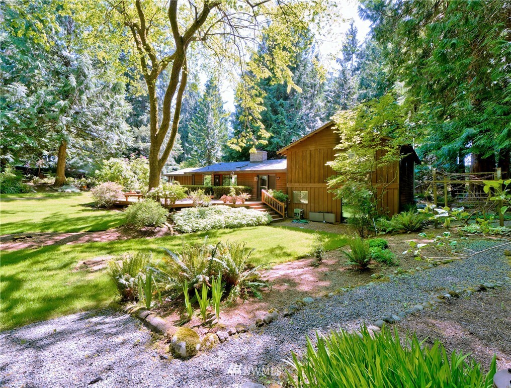 Property Photo:  12058 198th Avenue SE  WA 98027 