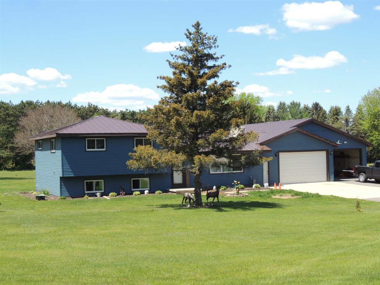 Property Photo:  8071 Pleasant Valley Road  WI 54947-9603 