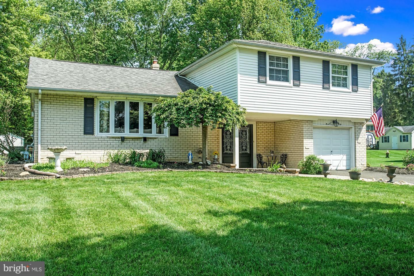 Property Photo:  19 W Rambler Drive  PA 18966 