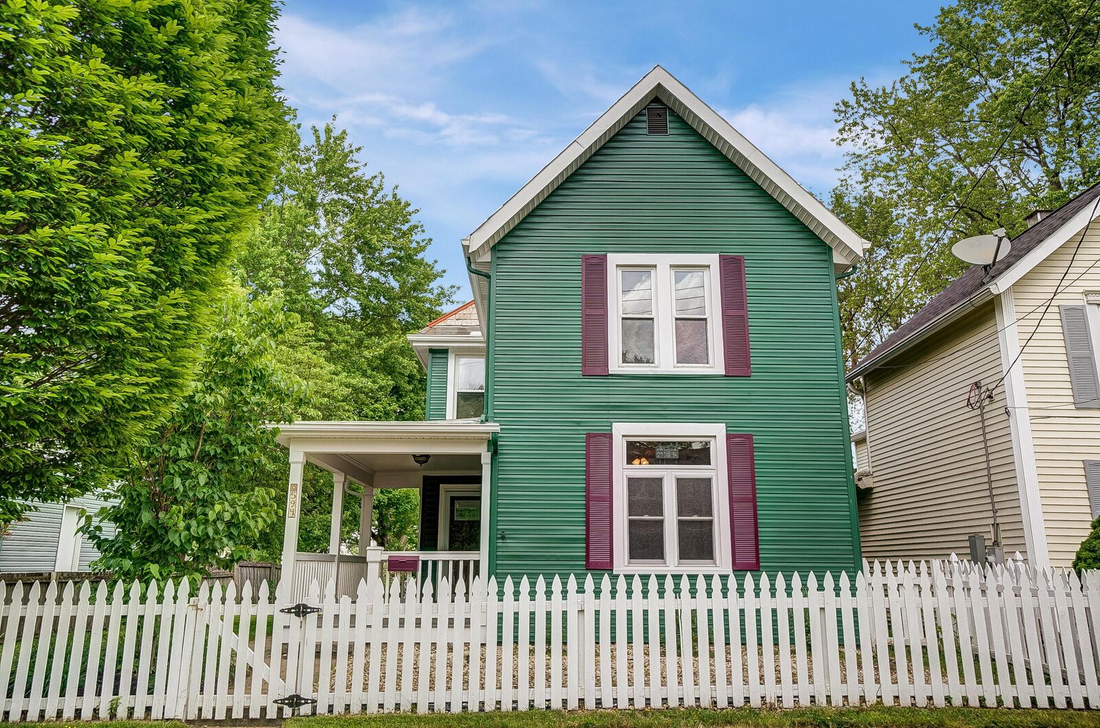 Property Photo:  594 Elm Street  OH 43125 