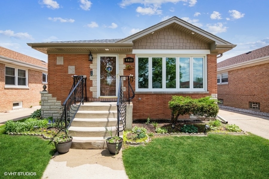 Property Photo:  4613 N Ozanam Avenue  IL 60706 