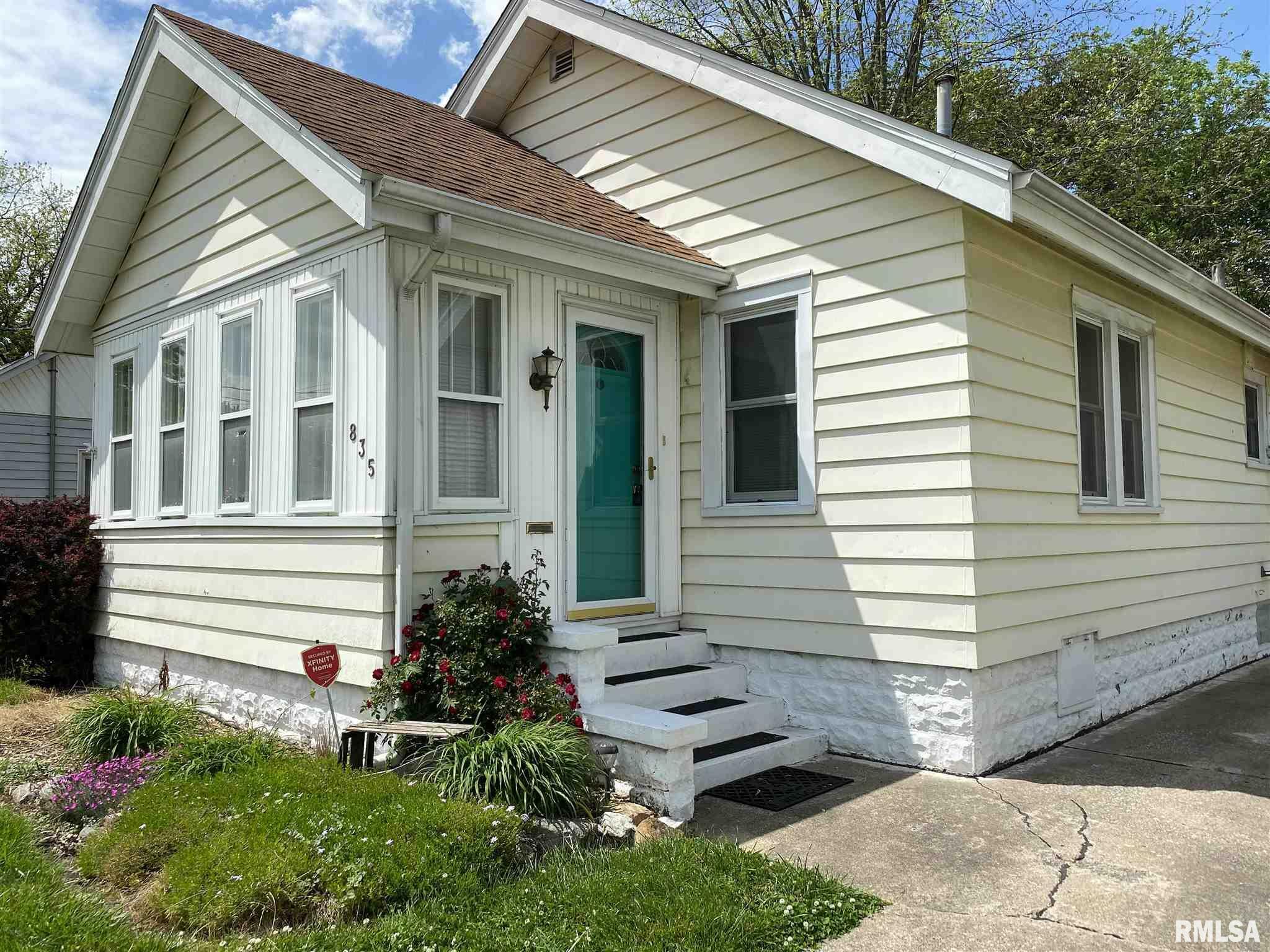 835 E Ash  Canton IL 61520 photo