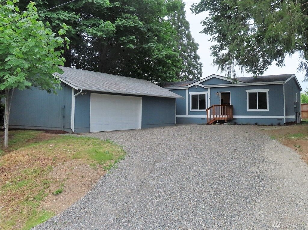 Property Photo:  120 E Greenwood Lane  WA 98584 