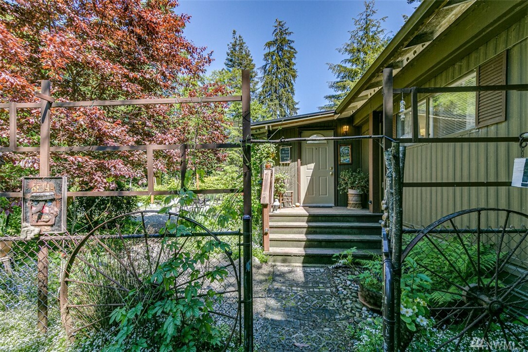 Property Photo:  182 Stuart Dr  WA 98362 