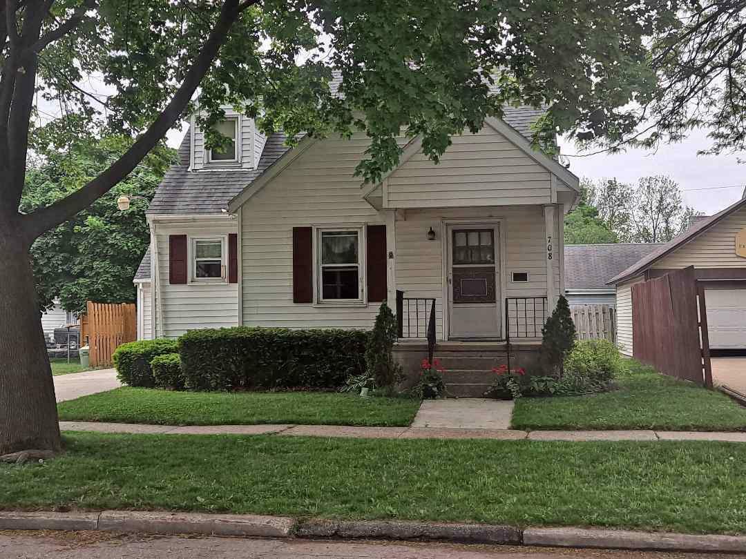 Property Photo:  708 Walker St  WI 53545 